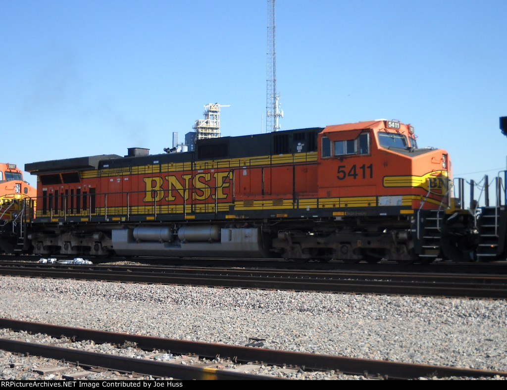 BNSF 5411